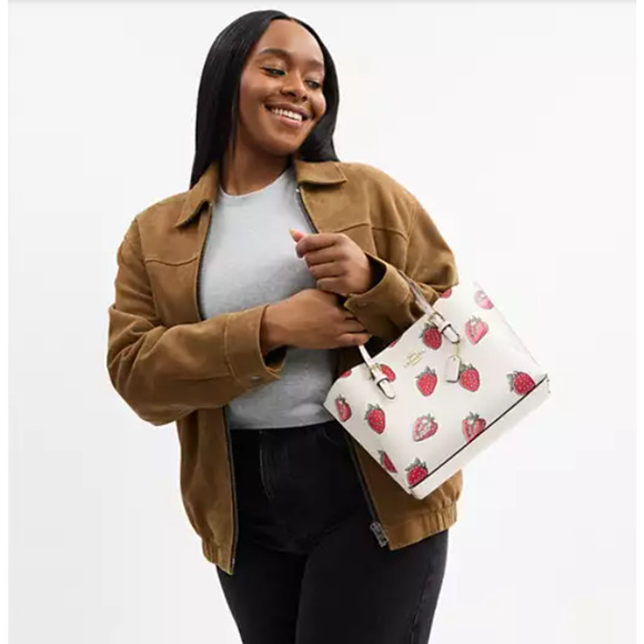 Coach Mollie Tote Bag 25 With Strawberry Print In Canvas/Gold/Chalk CAL66 NWT - Picture 6 of 11